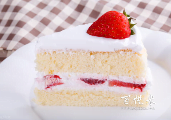 草莓慕斯蛋糕,冰冰糯糯,酸酸甜甜,夏日甜品必備